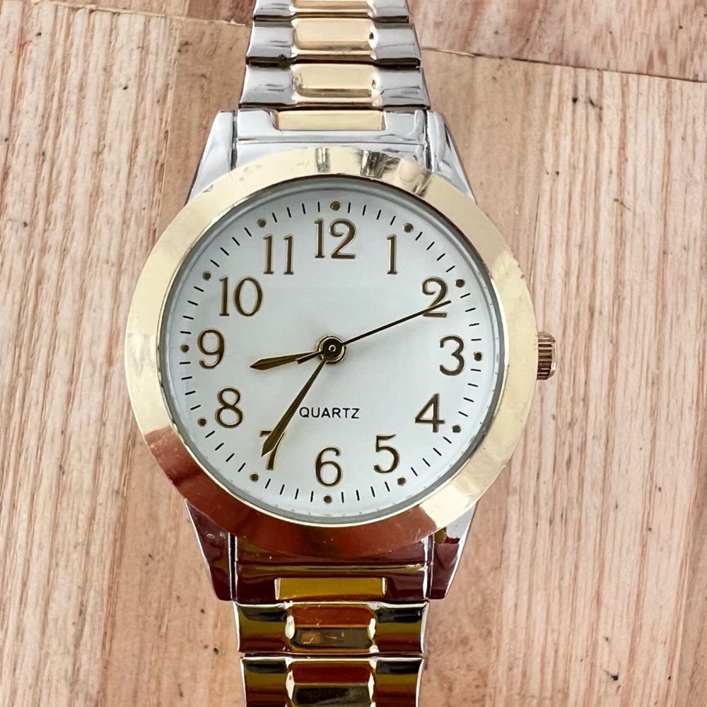 Unbranded ladies two-tone dress watch NEW BATTERY